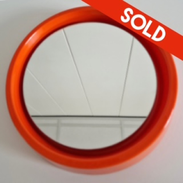 Oranje space age spiegel 