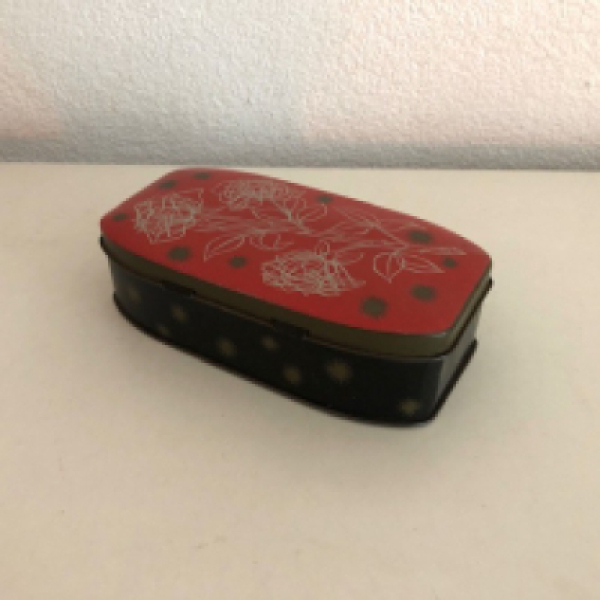 Fifties tea spoon container 