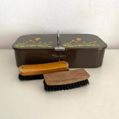 Brown buttercup shoe polish box