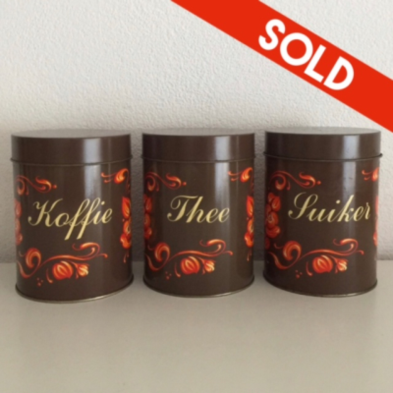 3x Brown containers - pink roses