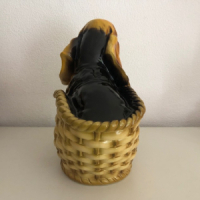 Dog in basket XL statue