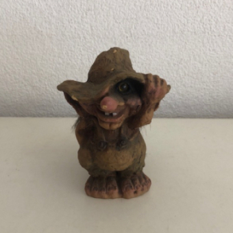 Ny-Form troll with hat