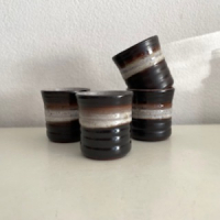 4 Bruine bloempotjes