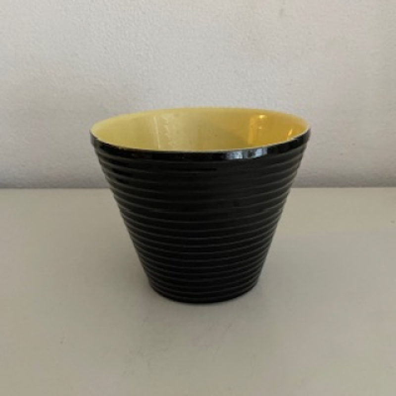 Flowerpot black yellow 50s