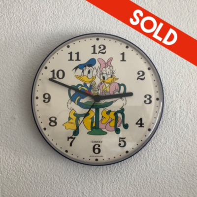 Donald and Daisy Duck clock