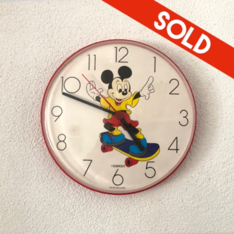 Wandklok Mickey Mouse skateboard 