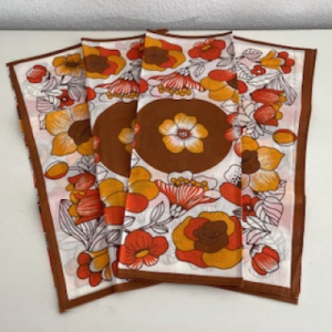 4x Tafelkleedjes oranje bloemen