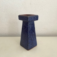 Blauwe vierkante vaasjes