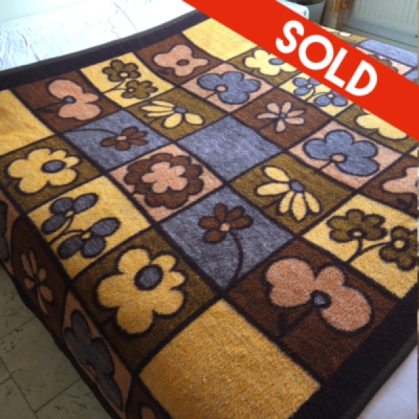 Didas flower design blanket