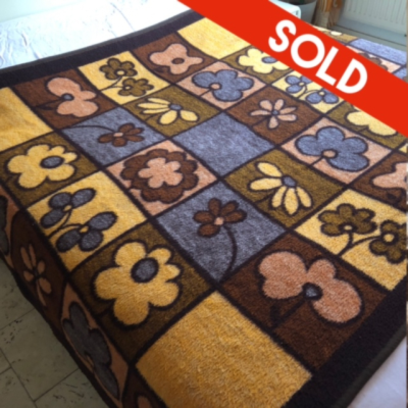 Didas flower design blanket