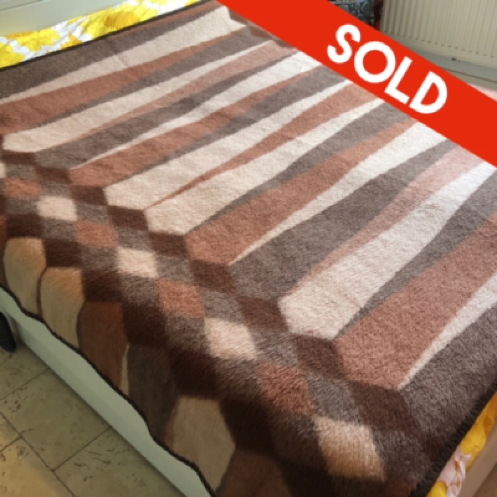 Brown Backgammon design blanket