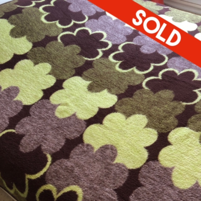 Green flower design blanket
