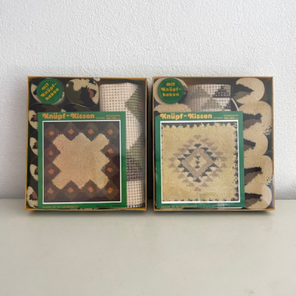 Jo-Tex cushion knotting sets