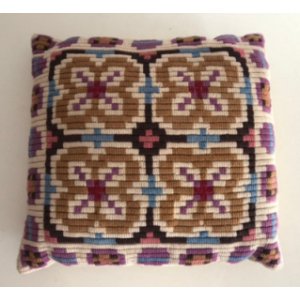 Vintage knotted pillow