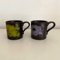 2x Staffordshire mugs