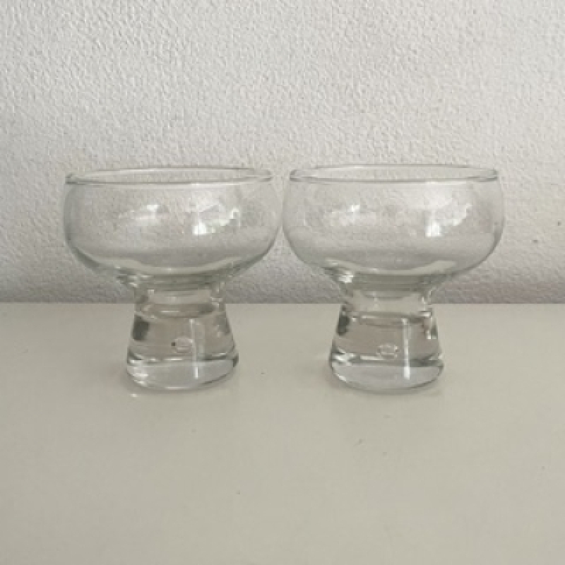 2 Kosta Boda cocktail glazen