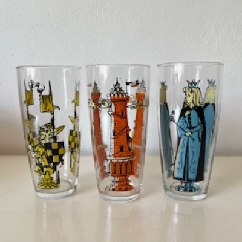3x Princess 60s glasses