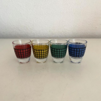 4 Checked liquor glasses