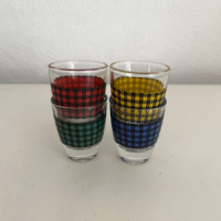 4 Checked liquor glasses