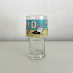 Lambik and Jerom milk glass