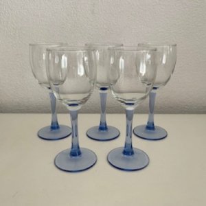 5 Wineglasses with blue stand