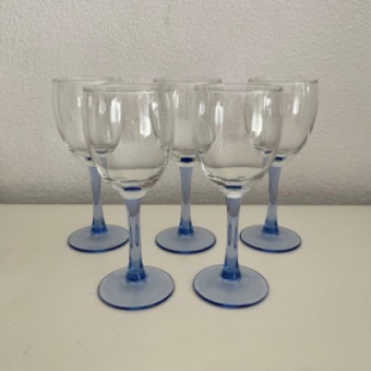 5 Wineglasses with blue stand