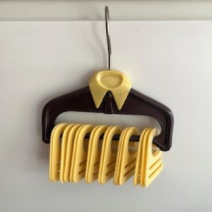 Tie hanger - brown