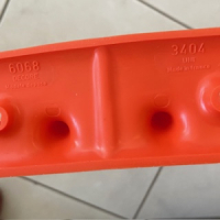 Oranje space age kapstok - Syla