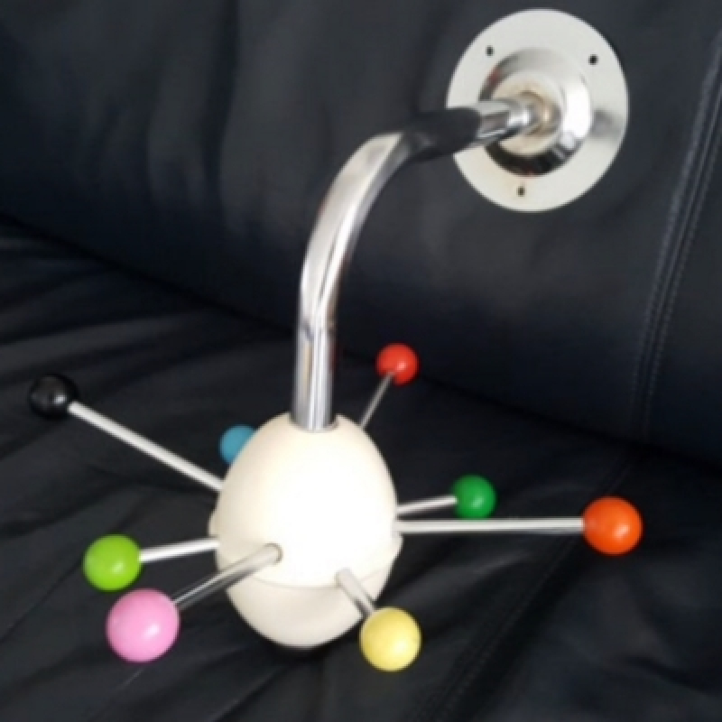 Sputnik gekleurde kapstok