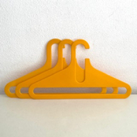 Danilo Silvestrin hangers - geel