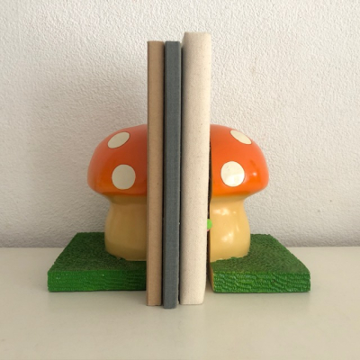 Mushroom bookends