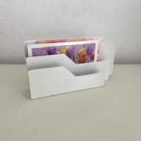 Brievenstandaard wit metaal