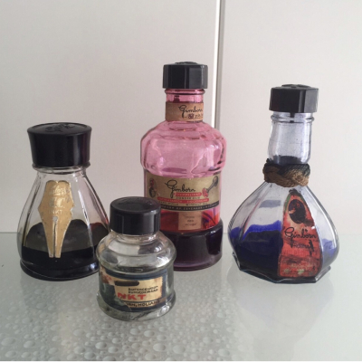 4x Old inkwells 4x Old inkwells