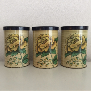 3x Yellow roses containers