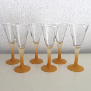 6x Champagne glasses - orange stand