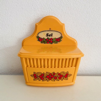 Emsa yellow salt box