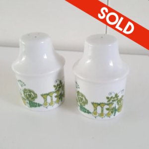 Figgio (figgjo) Market salt and pepper shakers