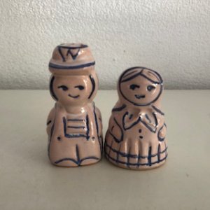 Farmer and farmer's wife shakers