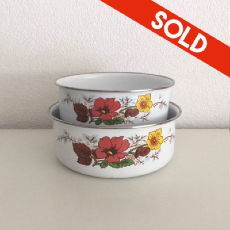  2 Enamel nesting bowls