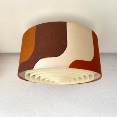 Plafonnière met 70s kap en diffuser