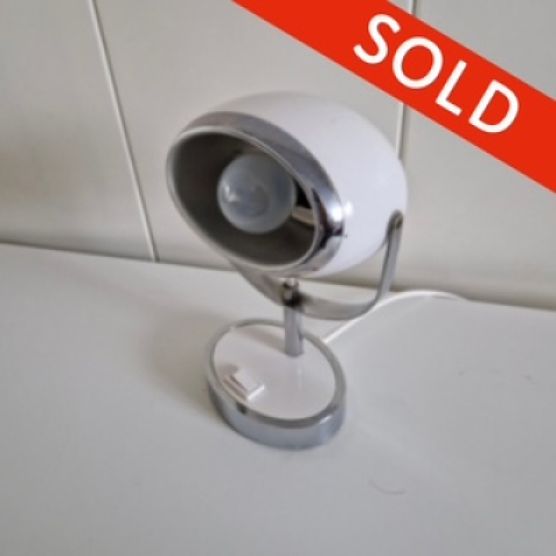 White table lamp - eyeball
