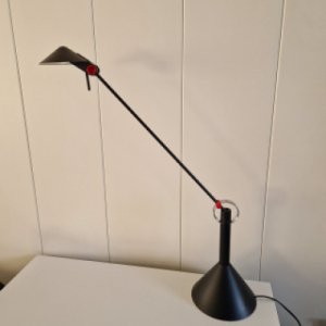 desklamp Memphis style table / desklamp