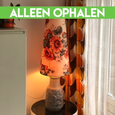 Grijze vaaslamp zonnebloemen