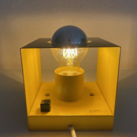Philips kubus wandlamp geel