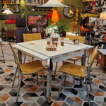 Deens uitschuifbare eettafel