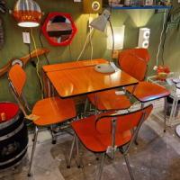 Formica oranje klap tafel