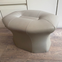 Grey mushroom hocker