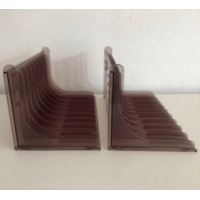 Bruine plastik CD rekjes