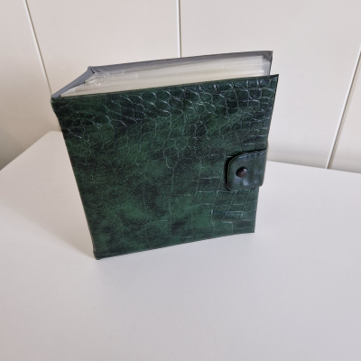 Dark green single folder Dark green single folder