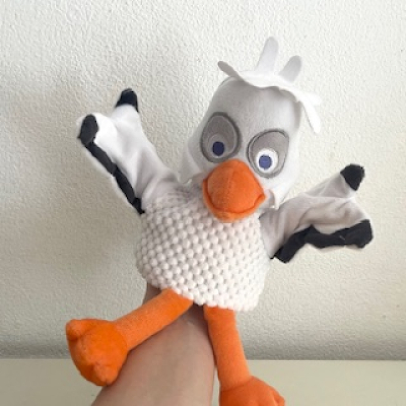 Fabeltjeskrant Juffrouw Ooievaar handpop 2